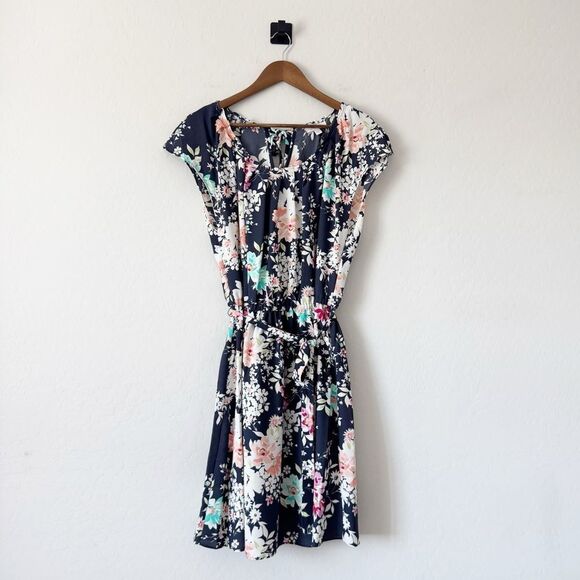 LC Lauren Conrad Floral Cap Sleeve Pleat Neck Tie Waist Dress Size XXL - Picture 2 of 8